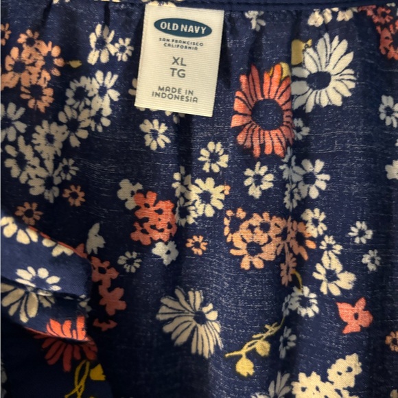 Old Navy Floral Blouse - Picture 3 of 3